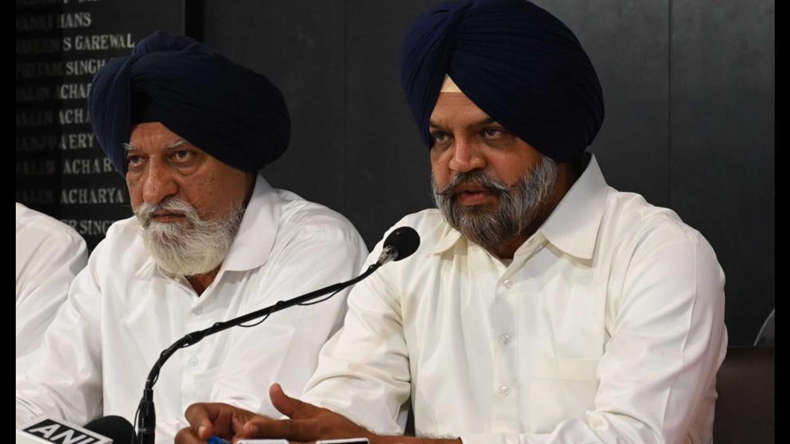 ਸ਼੍ਰੋਮਣੀ ਅਕਾਲੀ ਦਲ ਦੇ ਧਾਤ ਨੇ ਵਿਦੇਸ਼ਾਂ ਵਿੱਚ ਪੰਜਾਬੀਆਂ ਲਈ ਨਾਮਾਂ ਭਰ ਦੀ ਸ਼ੁਰੂਆਤ ਕੀਤੀ