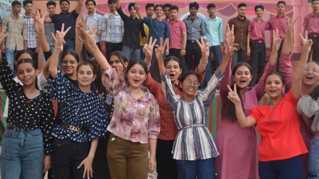 ਹਿਮਾਚਲ ਪ੍ਰਦੇਸ਼ ਦੀ ਕਲਾਸ 12 ਬੋਰਡ ਪ੍ਰੀਖਿਆ ਦੇ ਨਤੀਜੇ ਨਿਕਲਦੇ ਹਨ, ਕੁੜੀਆਂ ਸਾਰੀਆਂ ਤਿੰਨ ਧਾਰਾਵਾਂ ਹਨ