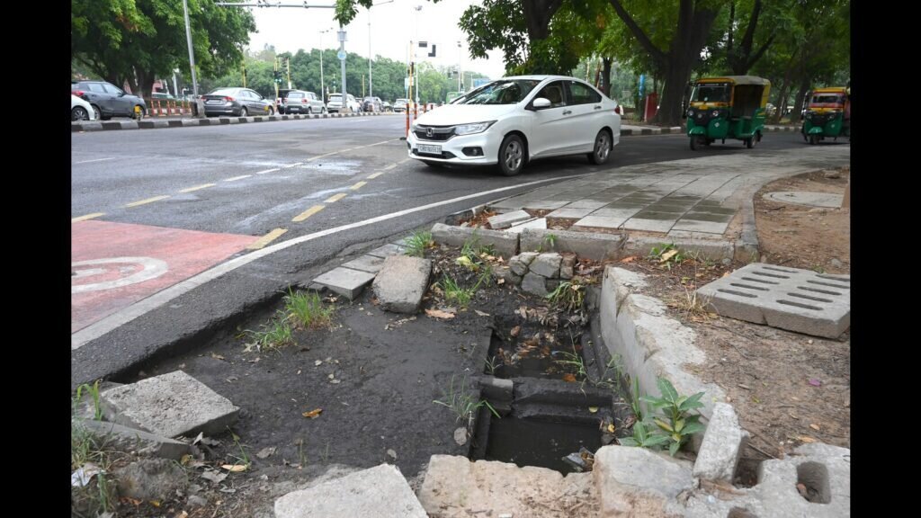 ਇਕ ਤਿਹਾਈ ਸੜਕ ਗਾਲੀਆਂ ਨੂੰ ਭੜਕਿਆ ਰਹੇ, ਚੰਡੀਗੜ੍ਹ ਅਜੇ ਵੀ ਮੀਂਹ ਨਾ-ਤਿਆਰ ਨਹੀਂ