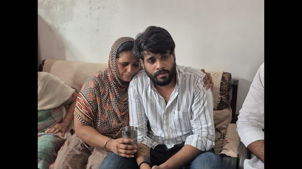 ਇਰਾਨ ਵਿੱਚ ਤਸਕਰਾਂ ਤੋਂ ਬਚਾਏ ਗਏ 3 ਪੁਨਰ ਨਿਵੇਸ਼ ਵਾਪਸ ਆ ਗਏ, ਰਿਸ਼ਤੇਦਾਰੀ ਤੋਂ ਰਾਹਤ