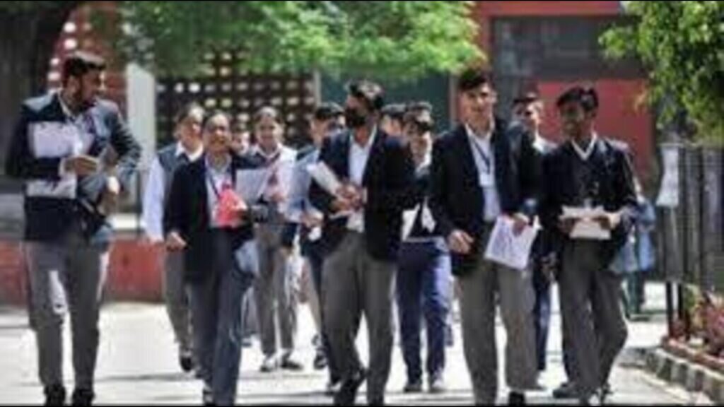 ਕਲਾਸ -11 ਚੰਡੀਗੜ੍ਹ ਵਿੱਚ ਦਾਖਲੇ: ਮਨੀਮਾਜਰਾ, ਸੈਕਿੰਡ -1 16 ਸਰਕਾਰੀ ਸਕੂਲ ਚੋਟੀ ਦੀਆਂ ਚੋਣਾਂ ਹਨ