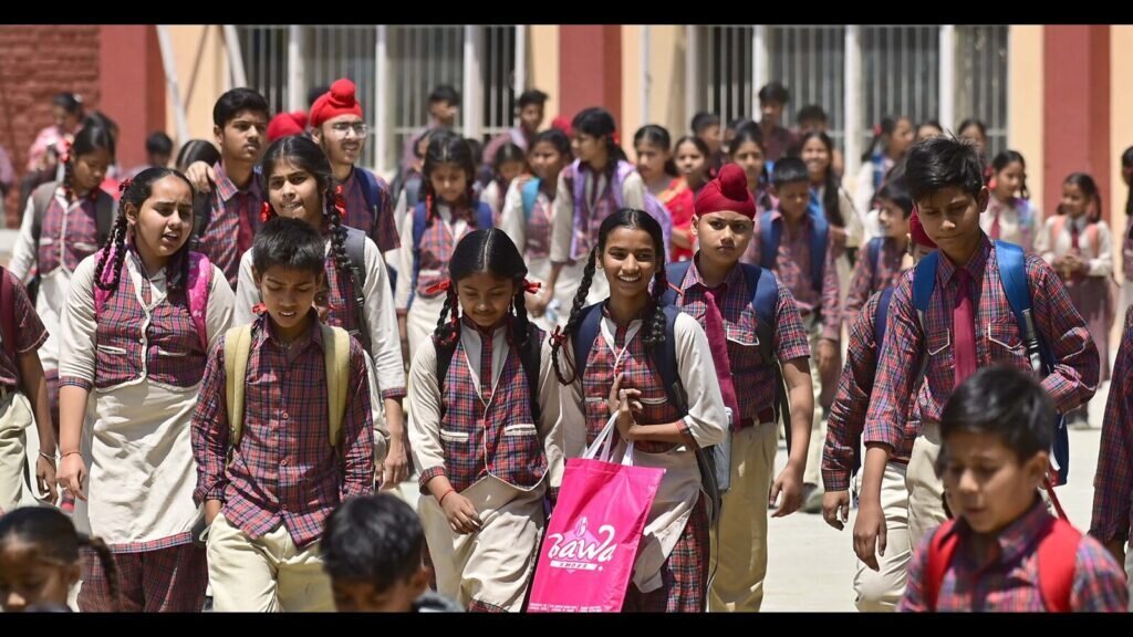 ਚੰਡੀਗੜ੍ਹ, ਸਕੂਲ ਸਿੱਖਿਆ ਵਿੱਚ 2023-24 ਦੇ ਮੁਕਾਬਲੇ ਸਕੂਲ ਦੀ ਸਿੱਖਿਆ ਵਿੱਚ ਪੰਜਾਬ ਚੋਟੀ ਦੇ ਪ੍ਰਦਰਸ਼ਨ ਕਰਾਂ ਵਿੱਚ ਦਿੱਲੀ: ਕੇਂਦਰ ਦੀ ਰਿਪੋਰਟ