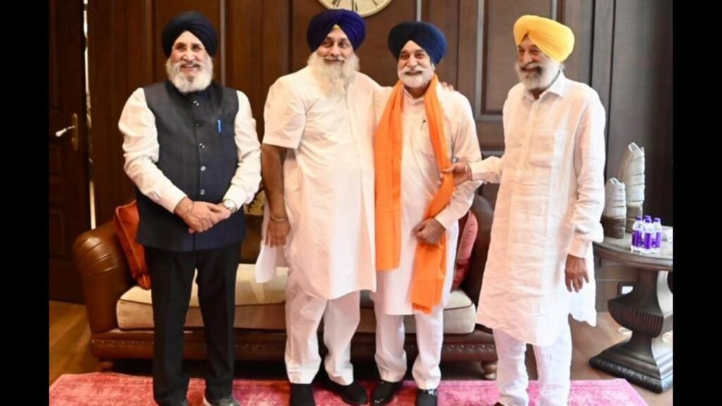 ਬਾਦ ਅੱਕਾਲੀ ਨੇਤਾ ਸਿਕੰਦਰ ਸਿੰਘ ਮਲੂਕਾ ਵਾਪਸ ਸ਼੍ਰੋਮਿਆਨਾ ਵੈਸਟ ਵਿਚ ਮੁਹਿੰਮ ਚਲਾਉਣ ਲਈ