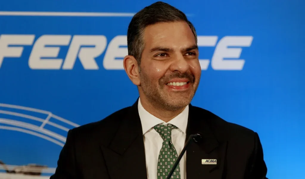 ਬਾਲੀਵੁੱਡ ਲਪੇਟ | ਕਰਿਸ਼ਮਾ ਕਪੂਰ ਦਾ ਸਾਬਕਾ ਸਮੂਸਤ ਸੰਜੇ ਕਪੂਰ ਦੇ ਅੰਤਮ ਸੰਸਕਾਰ, ਮਾਨਾਰਾ ਚੋਪੜਾ ਨੇ ਆਪਣੇ ਪਿਤਾ ਨੂੰ ਅੰਤਮ ਵਿਅਰਥ ਦਿੰਦੇ ਹੋਏ ਤੋੜਿਆ