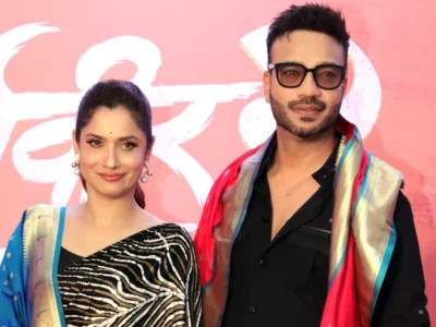 ਬਾਲੀਵੁੱਡ ਲਪੇਟ | ਵਿੱਕੀ ਜੈਨ ਨੇ ਵਾਦੀ ਤੋਂ ਅਭਿਨੇਤਰੀ ਦਾ ਹੱਥ ਪਾ ਦਿੱਤਾ, ਅੰਕੀਟਾ ਲੋਕਹੰਡ ਇਸ ਨੂੰ ਵੇਖਦਿਆਂ ਲਾਲ ਹੋ ਗਿਆ. ਵੀਡੀਓ