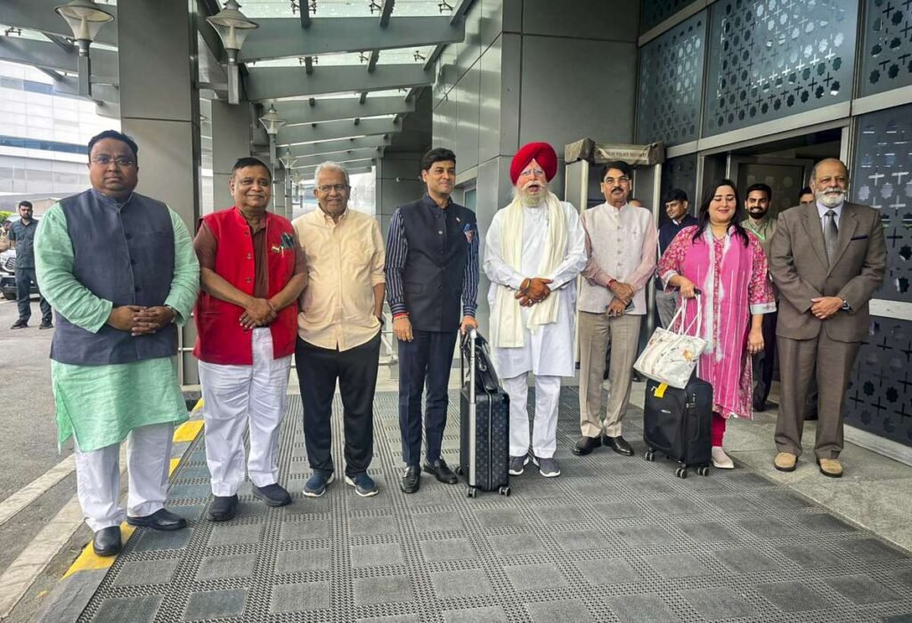 ਬੀਜੇਪੀ ਦੇ ਸੰਸਦ ਮੈਂਬਰ ਐਸਸੀਮੀਅਨ ਪਰਾਤਰ ਨੇ ਅੱਤਵਾਦ ਨੂੰ ਜ਼ਬਰਦਸਤੀ ਸਹਿਣਸ਼ੀਲਤਾ ਦੇ ਭਾਰਤ ਦੇ ਸੰਦੇਸ਼ ਨੂੰ ਆਲਮੀ ਸਮਰਥਨ ਮਿਲਦਾ ਹੈ | ਵੀਡੀਓ