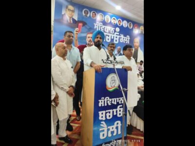 ਭਾਜਪਾ ਦੀ ਅਗਵਾਈ ਵਾਲੀ ਕੇਂਦਰ ਸਰਕਾਰ ਨਾਲ 'ਆਪ' ਦਾ ਹੱਥ ਦਸਤਾਨੇ ਦਾ ਹੱਥ ਮਿਲਾ ਕੇ ਪੰਜਾਬ ਕਾਂਗਰਸ ਦੇ ਮੁੱਖ ਵਾਰਨਿੰਗ