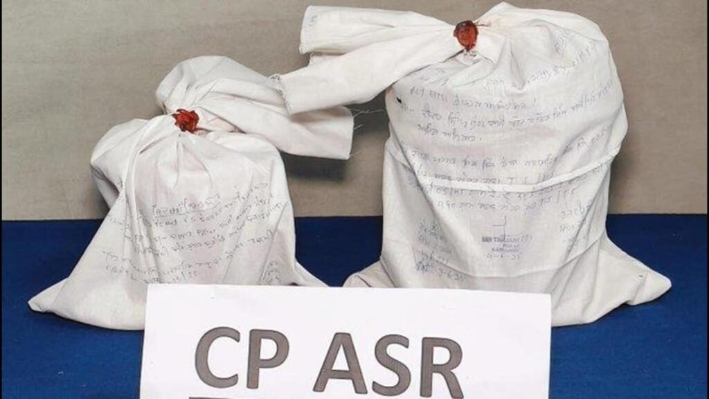 ਮੁੱਖ ਤੌਰ ਤੇ ਅੰਮ੍ਰਿਤਸਰ ਪੁਲਿਸ ਬਸਟ ਦੇ ਦੋ ਅੰਤਰਰਾਸ਼ਟਰੀ ਨਸ਼ਾ ਕਾਰਟੈਲਸ ਵਜੋਂ .ਰਤ