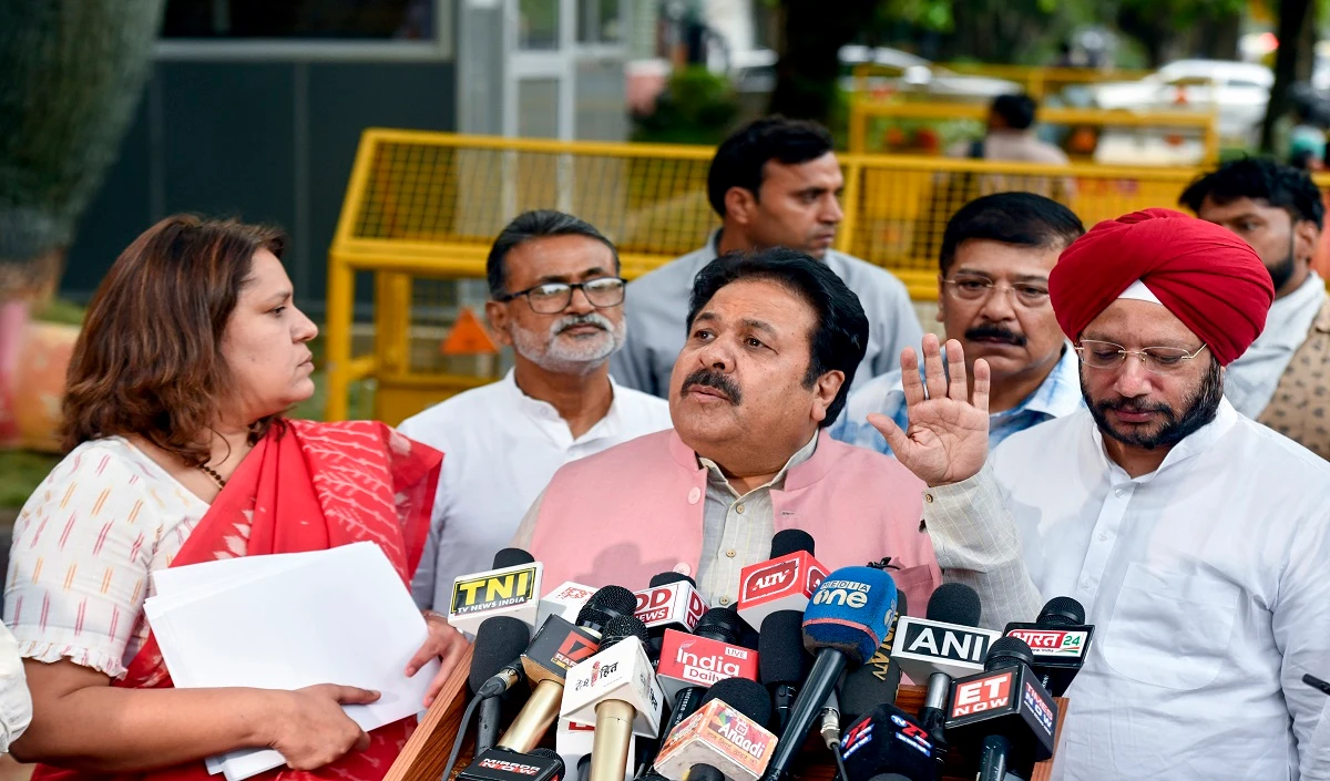 ਰਾਜੀਵ ਸ਼ੁਕਲਾ ਬੀਸੀਸੀਆਈ, ਰੋਜਰ ਬਿੰਨੀ ਦਾ ਕਾਰਜਸ਼ੀਲ ਪ੍ਰਧਾਨ ਬਣ ਸਕਦਾ ਹੈ, ਤਾਂ ਇਸ ਦਾ ਕਾਰਨ ਪਤਾ ਚੱਲਦਾ ਹੈ