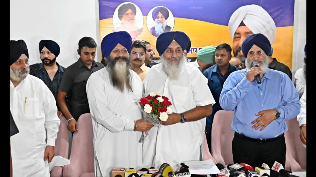 ਲੁਧਿਆਣਾ ਵੈਸਟ ਨੇਪਪਾਲ ਦੇ ਅੱਗੇ ਪ੍ਰਚਾਰ ਕੇਂਦਰਕ ਕਰੰਦਨਲਾਲ ਅਕਾਲੀ ਦਲ ਦੇ ਪੰਥ ਨੂੰ ਵਾਪਸ ਪਰਤ ਆਏ