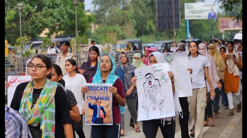 ਹਰਿਆਣਾ ਖੇਤੀਬਾੜੀ ਯੂਨੀਵਰਸਿਟੀ ਸਟੈਂਡਆਫ: ਗੱਲਬਾਤ ਦੁਬਾਰਾ ਅਸਫਲ ਹੋ ਗਈ ਜਦੋਂ ਵਿਦਿਆਰਥੀ ਵੀਸੀ ਦੇ ਹਟਾਉਣ ‘ਤੇ ਅਥਾਹ ਹਨ