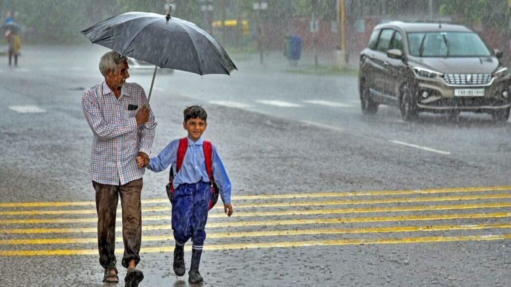 ਆਈਐਮਡੀ ਨੇ ਸਰਗਰਮ ਮੌਨਸੂਨ ਦੀਆਂ ਸਥਿਤੀਆਂ ਦੇ ਵਿਚਕਾਰ ਮਲਟੀਂਸ ਵਿੱਚ ਲਾਲ ਅਤੇ ਸੰਤਰੀ ਮੌਸਮ ਦੀਆਂ ਚਿਤਾਵਨੀਆਂ ਜਾਰੀ ਕੀਤੀਆਂ