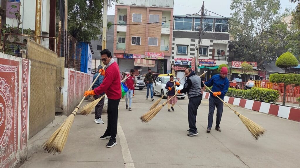 ਇੰਦੌਰ ਨੇ ਸਵੱਸ਼ ਸਰਵਕਸਾਨ 2024-25 ਅਵਾਰਡਾਂ ਵਿੱਚ ਭਾਰਤ ਦੇ ‘ਕਲੀਨਸਟ ਸਿਟੀ’ ਦਾ ਤਾਜਾਇਆ