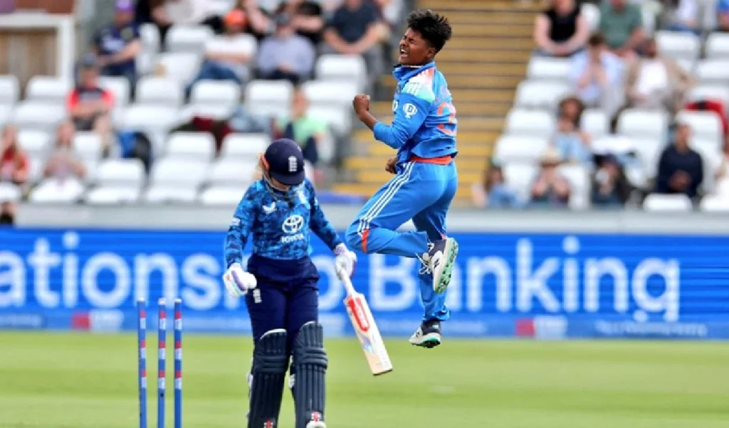 ਜਾਣੋ ਕਿ ਮੰਜ਼ਿਤੀ ਗੌਰ ਕੌਣ ਹੈ? ਇੰਗਲੈਂਡ ਵਿਚ ਗੇਂਦ ਦੇ ਨਾਲ ਹੈਰਾਨੀਜਨਕ, ਇਕ ਹੋਰ ਭਾਰਤੀ ਖਿਡਾਰੀ ਵਨਡੇ ਕਰੀਅਰ ਵਿਚ ਅਜਿਹਾ ਕਰਨਾ ਹੈ