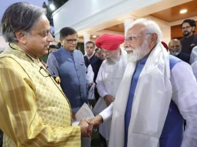 ਪ੍ਰਧਾਨਮ ਪ੍ਰਧਾਨਮੰਤਰੀ ਮੋਦੀ ਨੇ ਕਾਂਗਰਸ ਨੂੰ inar ਾਹੁਣ ਲਈ ਸ਼ਸ਼ੀ ਥ੍ਰੂਰ ਸੰਦਰਭ ਦੀ ਵਰਤੋਂ ਕੀਤੀ: 'ਕੁਝ ਸੰਸਦ ਵਿੱਚ ਬੋਲਣ ਤੋਂ ਰੋਕਿਆ'