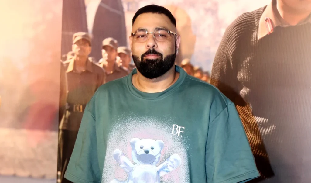 ਬਾਲੀਵੁੱਡ ਲਪੇਟ | ਇਸਕਕਨ ਰੈਸਟੋਰੈਂਟ ਵਿਚ ਚਿਕਨ ਖਾਣ ਵਾਲੇ ਚਿਕਨ ਦੇ ਚਿਕਨ ਦੇ ਚਿਕਨ ਦੇ ਚਿਕਨ ਦੇ ਗੁੱਸੇ ਵਿਚ, ਕਲਾਸ ਅਪਮਾਨਿਤ ਹਿੰਦੂ ਧਰਮ