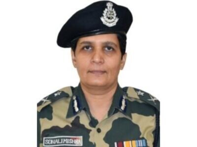 ਸੋਨਾਲੀ ਮਿਸ਼ਰਾ ਨੇ ਆਰਪੀਐਫ ਦੀ ਪਹਿਲੀ woman ਰਤ ਬਣਨ ਲਈ ਤਿਆਰ ਕੀਤੀ: ਤੁਹਾਨੂੰ ਸਭ ਤੋਂ ਸੀਨੀਅਰ ਆਈਪੀਐਸ ਅਧਿਕਾਰੀ ਬਾਰੇ ਜਾਣਨ ਦੀ ਜ਼ਰੂਰਤ ਹੈ