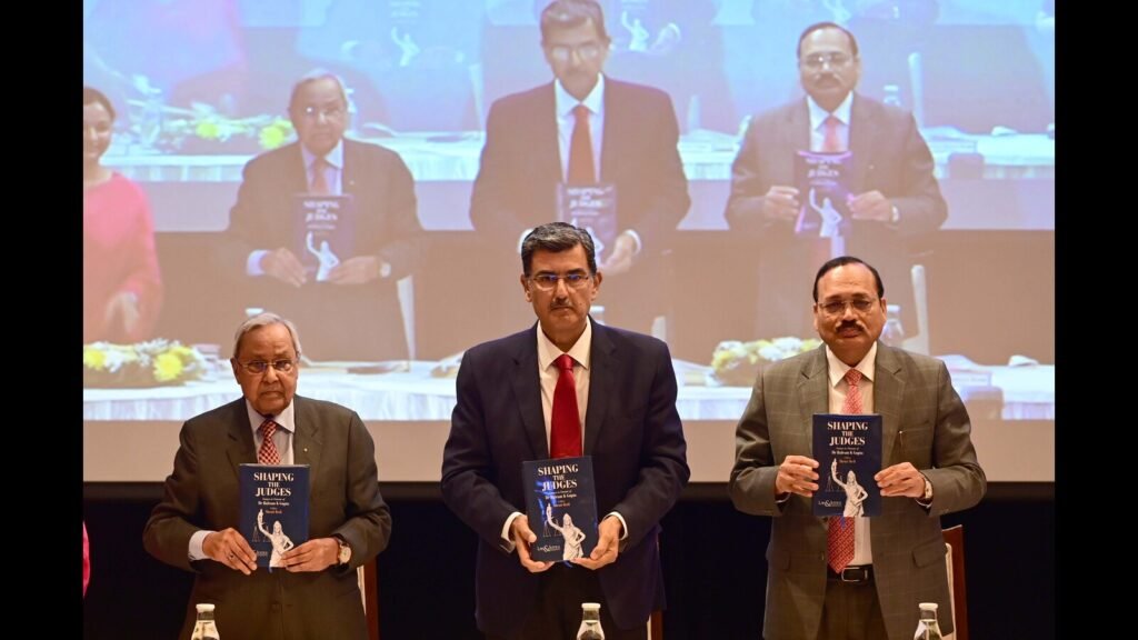 ਇਹ ਪੁੱਛਣਾ ਲਾਜ਼ਮੀ ਹੈ ਕਿ ਜੱਜਾਂ ਨੂੰ ਕਿਸ ਨੂੰ ਹਿਲਾਉਂਦਾ ਹੈ ਅਤੇ ਕਿਵੇਂ: ਜਸਟਿਸ ਸਿਆ ਕਾਂਤ