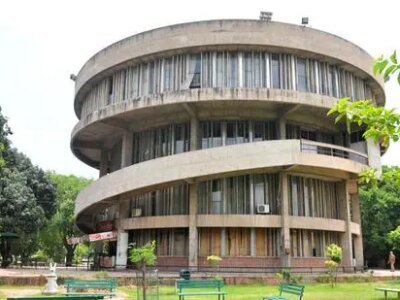 ਚੰਡੀਗੜ੍ਹ: ਸਾਲ ਬੀਤ ਜਾਣ ਦੇ ਬਾਵਜੂਦ ਪੰਜਾਬ ਯੂਨੀਵਰਸਿਟੀ ਸੈਨੇਟ ਚੋਣਾਂ ਦੀ ਕੋਈ ਖ਼ਬਰ ਨਹੀਂ ਹੈ