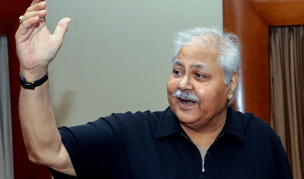 ਸਤੀਸ਼ ਸ਼ਾਹ ਪ੍ਰਾਰਥਨਾ ਸਭਾ | ਸੋਨੂੰ ਨਿਗਮ ਦਾ ਭਾਵੁਕ ਪਲ ਹੋਇਆ ਵਾਇਰਲ, ਸਤੀਸ਼ ਸ਼ਾਹ ਦੀ ਪਤਨੀ ਮਧੂ ਨਾਲ ਗਾਇਆ ‘ਤੇਰੇ ਮੇਰੇ ਸੁਪਨੇ’, ਗੀਤ ਸੁਣ ਕੇ ਅੱਖਾਂ ਨਮ ਹੋ ਗਈਆਂ। ਵੀਡੀਓਜ਼