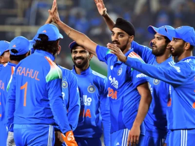 2 ਸਾਲ 20 ਮੈਚ ਦਾ ਸੋਕਾ ਖਤਮ! ਟੀਮ ਇੰਡੀਆ ਨੇ ਦੱਖਣੀ ਅਫਰੀਕਾ ਖਿਲਾਫ ਟਾਸ ਜਿੱਤ ਕੇ ਪਹਿਲਾਂ ਗੇਂਦਬਾਜ਼ੀ ਕਰਨ ਦਾ ਫੈਸਲਾ ਕੀਤਾ ਹੈ