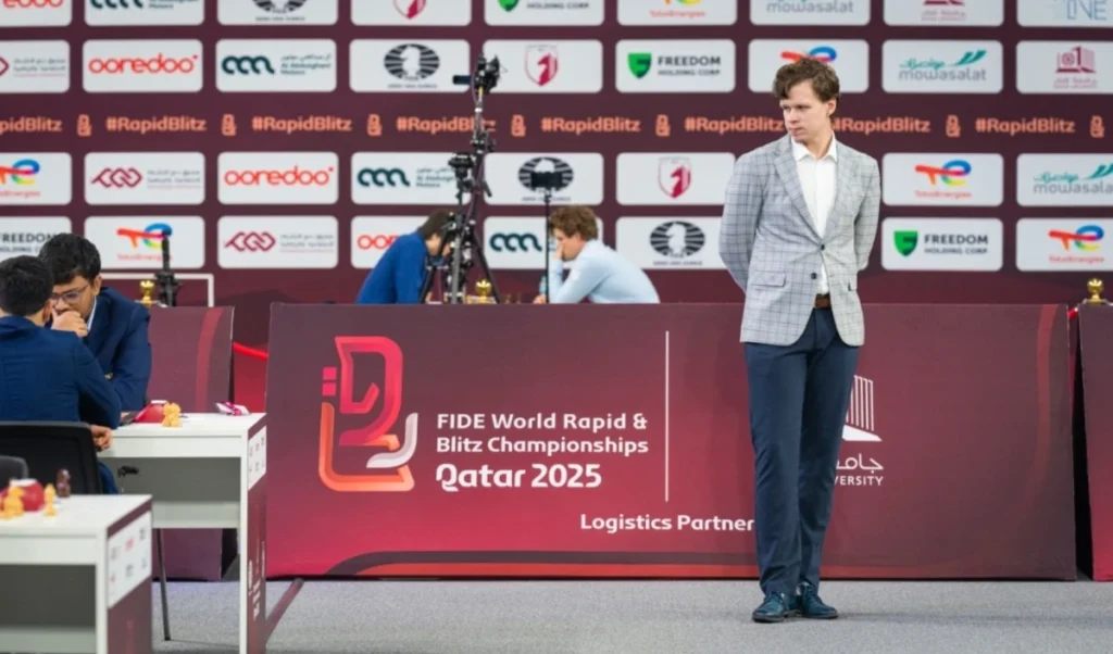 FIDE ਰੈਪਿਡ 2025: ਕਾਰਲਸਨ ਨੂੰ ਵੱਡਾ ਝਟਕਾ, ਸੰਯੁਕਤ ਬੜ੍ਹਤ ‘ਤੇ ਆਰਟੇਮੀਵ-ਨੀਮਨ, ਖਿਤਾਬ ਦੀ ਦੌੜ ‘ਚ ਵੱਡਾ ਪਰੇਸ਼ਾਨ!