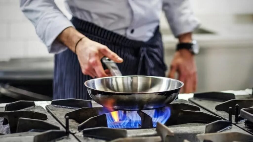 IGL ਨੇ ਨਵੇਂ ਸਾਲ ਤੋਂ ਪਹਿਲਾਂ ਦਿੱਲੀ-NCR ਵਿੱਚ ਘਰੇਲੂ PNG ਕੀਮਤਾਂ ਘਟਾਈਆਂ | ਨਵੀਆਂ ਦਰਾਂ ਦੀ ਜਾਂਚ ਕਰੋ