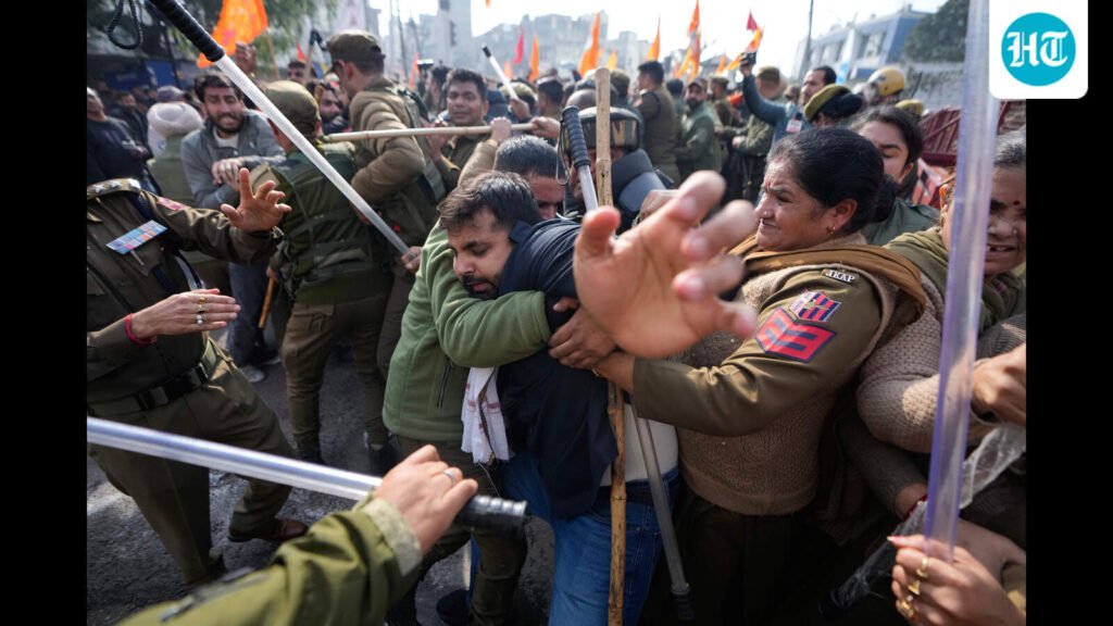 MBBS ਦਾਖਲਾ ਕਤਾਰ: ਜੰਮੂ ਵਿੱਚ ਪ੍ਰਦਰਸ਼ਨਕਾਰੀਆਂ ਦੀ ਪੁਲਿਸ ਨਾਲ ਝੜਪ