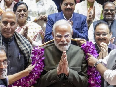 PM ਮੋਦੀ ਨੇ ਆਪਣੀ ਰਿਹਾਇਸ਼ 'ਤੇ NDA ਸੰਸਦ ਮੈਂਬਰਾਂ ਲਈ ਵਿਸ਼ੇਸ਼ ਰਾਤ ਦੇ ਖਾਣੇ ਦਾ ਆਯੋਜਨ ਕੀਤਾ, ਹਰੇਕ ਮੈਂਬਰ ਨਾਲ ਨਿੱਜੀ ਤੌਰ 'ਤੇ ਗੱਲਬਾਤ ਕੀਤੀ