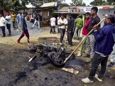 ਆਸਾਮ ਦੇ ਕਾਰਬੀ ਐਂਗਲੌਂਗ ਜ਼ਿਲ੍ਹਿਆਂ ਵਿੱਚ ਹਿੰਸਾ ਭੜਕਣ ਕਾਰਨ ਅੱਠ ਲੋਕ ਜ਼ਖ਼ਮੀ, ਇੰਟਰਨੈੱਟ ਮੁਅੱਤਲ ਕਰ ਦਿੱਤਾ ਗਿਆ