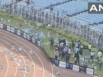 ਕੋਲਕਾਤਾ: ਮੇਸੀ ਦੇ ਪ੍ਰੋਗਰਾਮ 'ਚ ਹੰਗਾਮਾ, ਦਰਸ਼ਕਾਂ ਨੇ ਸੁੱਟੀਆਂ ਬੋਤਲਾਂ ਤੇ ਕੁਰਸੀਆਂ, ਜਾਣੋ ਕੀ ਹੈ ਪੂਰਾ ਮਾਮਲਾ