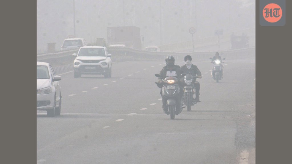 ਚੰਡੀਗੜ੍ਹ: ਦਿਨ ਦਾ ਤਾਪਮਾਨ 20 ਡਿਗਰੀ ਸੈਲਸੀਅਸ ਤੋਂ ਹੇਠਾਂ ਖਿਸਕ ਗਿਆ ਕਿਉਂਕਿ ਸੰਘਣੇ ਕੁੱਤੇ ਤੀਜੇ ਦਿਨ ਵੀ ਰੁਕੇ ਰਹੇ