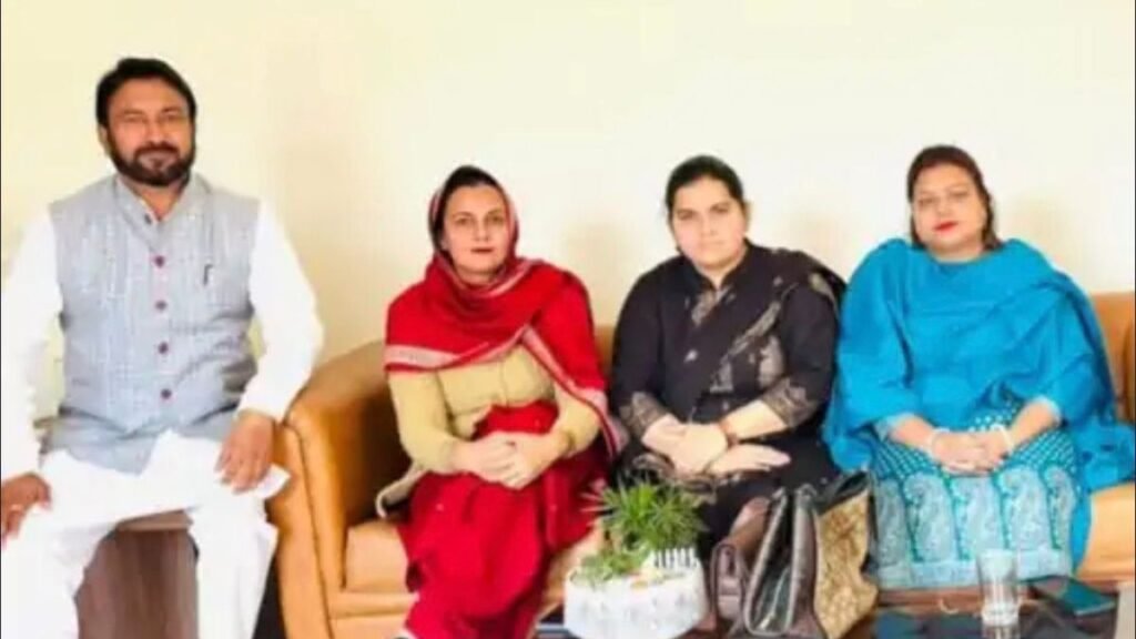 ਚੰਡੀਗੜ੍ਹ: ਮੇਅਰ ਚੋਣਾਂ ਤੋਂ ਪਹਿਲਾਂ ‘ਆਪ’ ਦੇ ਦੋ ਕੌਂਸਲਰ ਭਾਜਪਾ ਵਿੱਚ ਸ਼ਾਮਲ ਹੋ ਗਏ ਹਨ, ਜੋ ਗ੍ਰਹਿ ਮੰਤਰੀ ਸ਼ਾਹ ਨੂੰ ਮਿਲਣਗੇ