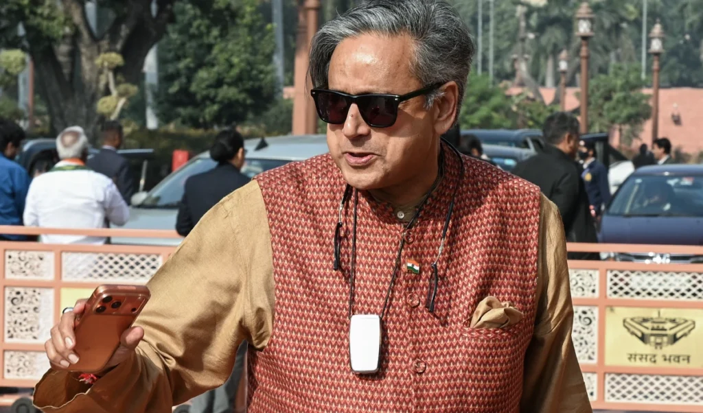 ਧੁੰਦ 'ਤੇ ਸ਼ਸ਼ੀ ਥਰੂਰ ਦਾ ਹਮਲਾ: ਕ੍ਰਿਕਟ ਮੈਚਾਂ ਨੂੰ ਦੱਖਣੀ ਭਾਰਤ 'ਚ ਸ਼ਿਫਟ ਕਰਨ ਦੀ ਬੀਸੀਸੀਆਈ ਦੀ ਸਲਾਹ, ਕੀ ਮੰਨਿਆ ਜਾਵੇਗਾ?