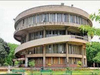 ਪੰਜਾਬ ਯੂਨੀਵਰਸਿਟੀ ਨੇ ਰੈਗੂਲਰ ਪ੍ਰਿੰਸੀਪਲਾਂ ਦੀ ਭਰਤੀ ਨਾ ਕਰਨ ਕਾਰਨ 42 ਕਾਲਜਾਂ ਨੂੰ ਨੋਟਿਸ ਜਾਰੀ ਕੀਤਾ ਹੈ