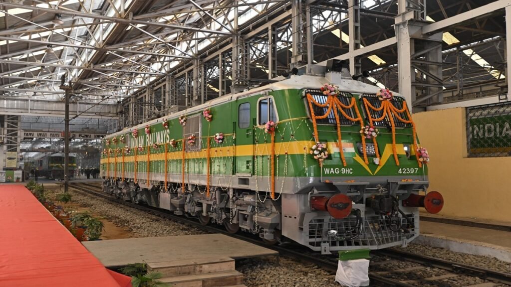 ਭਾਰਤੀ ਰੇਲਵੇ ਨੇ ਦੇਸ਼ ਭਰ ਦੇ 6,000 ਤੋਂ ਵੱਧ ਸਟੇਸ਼ਨਾਂ ‘ਤੇ ਮੁਫਤ ਵਾਈ-ਫਾਈ ਸ਼ੁਰੂ ਕੀਤਾ, ਸੀਸੀਟੀਵੀ ਨਿਗਰਾਨੀ ਨੂੰ ਵਧਾਇਆ