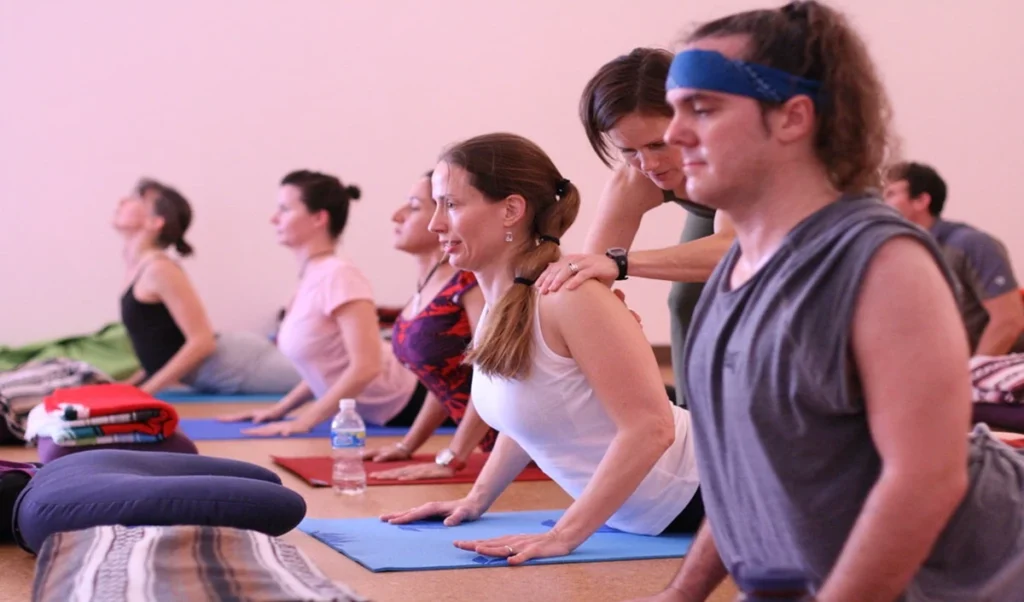 ਯੋਗਾ ਦੇ ਫਾਇਦੇ: ਬਿਸਤਰ ‘ਤੇ ਕਰੋ ਇਹ 2 ਯੋਗਾ ਆਸਣ, 7 ਦਿਨਾਂ ‘ਚ ਪਿਘਲ ਜਾਵੇਗੀ ਢਿੱਡ ਦੀ ਚਰਬੀ, ਔਰਤਾਂ ਲਈ ਖਾਸ