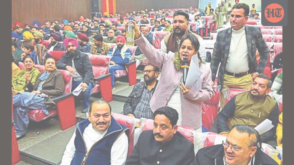 ਲੁਧਿਆਣਾ: ਤੀਜੀ ਨਗਰ ਨਿਗਮ ਦੀ ਮੀਟਿੰਗ ਵਿੱਚ 33 ਏਜੰਡਿਆਂ ਨੂੰ ਮਨਜ਼ੂਰੀ: ਸਦਨ ਨੇ ਐਮਸੀ ਸੀਮਾ ਵਧਾਉਣ, 5,000 ਸਟਰੀਟ ਲਾਈਟਾਂ ਨੂੰ ਦਿੱਤੀ ਮਨਜ਼ੂਰੀ