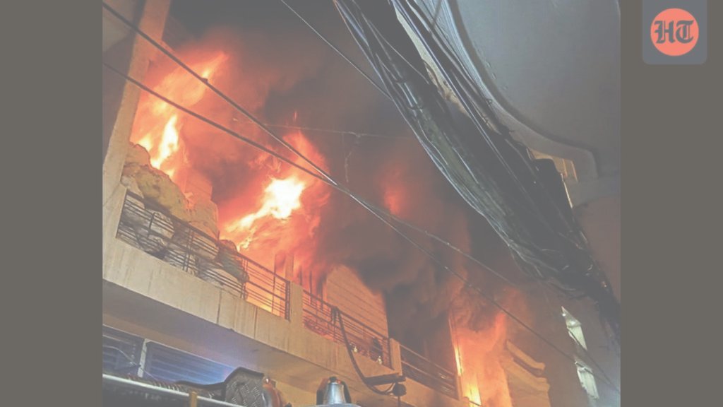 ਲੁਧਿਆਣਾ: ਸਕਰੈਪ ਦੇ ਗੋਦਾਮ ਨੂੰ ਲੱਗੀ ਅੱਗ, 4 ਇਮਾਰਤਾਂ ਸੜ ਕੇ ਸੁਆਹ