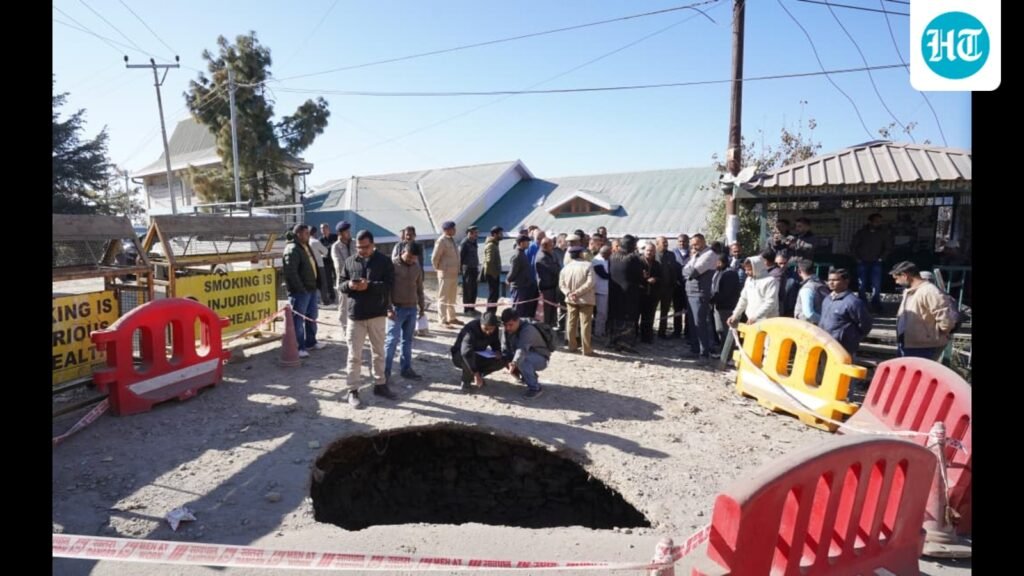 ਸ਼ਿਮਲਾ ਸਿੰਕਹੋਲ: GSI ਨੇ ਸੁਰੰਗ ਦੇ ਨਿਰਮਾਣ ਲਈ ਧਮਾਕਿਆਂ ‘ਤੇ ਪਾਬੰਦੀ ਦਾ ਸੁਝਾਅ ਦਿੱਤਾ ਹੈ