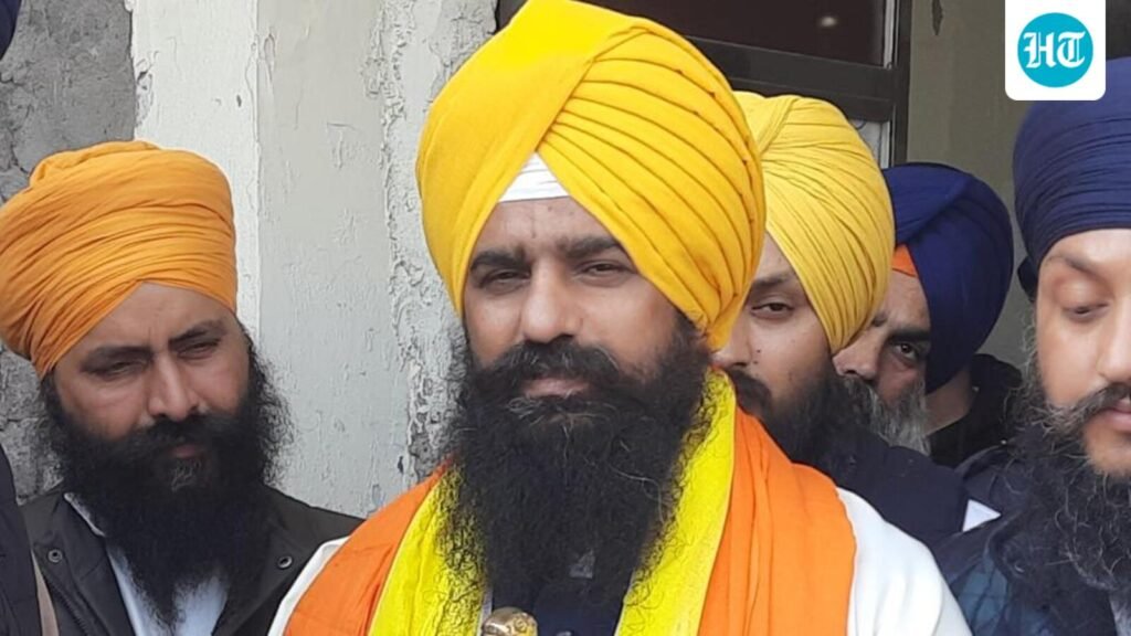 ਸਾਰੇ ਸਿੱਖ ਜੋੜਿਆਂ ਦੇ ਘੱਟੋ-ਘੱਟ 3-4 ਬੱਚੇ ਹੋਣੇ ਚਾਹੀਦੇ ਹਨ: ਜਥੇਦਾਰ