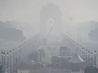 ਸੰਘਣੀ ਧੁੰਦ ਨੇ ਉੱਤਰੀ ਭਾਰਤ ਦੇ ਕੁਝ ਹਿੱਸਿਆਂ ਨੂੰ ਘੇਰ ਲਿਆ, ਦਿੱਲੀ-ਐਨਸੀਆਰ ਵਿੱਚ ਉਡਾਣਾਂ ਪ੍ਰਭਾਵਿਤ; ਰੈੱਡ ਅਲਰਟ ਜਾਰੀ | ਅੱਪਡੇਟ