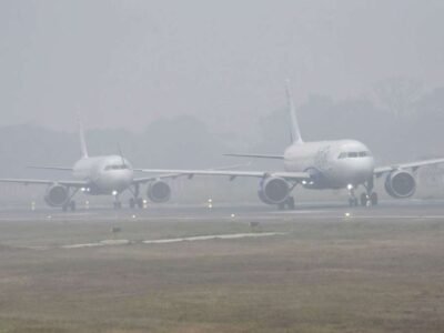 ਸੰਘਣੀ ਧੁੰਦ ਨੇ ਉੱਤਰੀ ਭਾਰਤ ਵਿੱਚ ਉਡਾਣਾਂ ਵਿੱਚ ਵਿਘਨ ਪਾਇਆ ਕਿਉਂਕਿ ਵਿਜ਼ੀਬਿਲਟੀ ਘਟਦੀ ਹੈ, ਏਅਰਲਾਈਨਾਂ ਨੇ ਐਡਵਾਈਜ਼ਰੀਆਂ ਜਾਰੀ ਕੀਤੀਆਂ ਹਨ