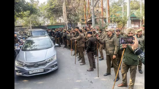 MBBS ਦਾਖਲਾ ਵਿਵਾਦ: ਜੰਮੂ ਦੇ ਵਿਦਿਆਰਥੀਆਂ ਦੇ ਭਵਿੱਖ ਨਾਲ ਖਿਲਵਾੜ ਕੀਤਾ ਜਾ ਰਿਹਾ ਹੈ, ਸੰਘਰਸ਼ ਸਮਿਤੀ, ਬਜਰੰਗ ਦਲ