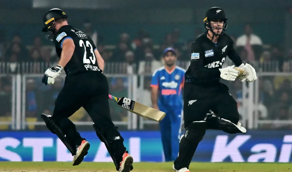 NZ vs IND: ਨਿਊਜ਼ੀਲੈਂਡ ਦੀ ਟੀਮ ‘ਚ ਵੱਡਾ ਫੇਰਬਦਲ! ਆਖਰੀ ਦੋ ਟੀ-20 ਲਈ 2 ਖਿਡਾਰੀਆਂ ਨੂੰ ਭੇਜਿਆ ਘਰ, ਸਟਾਰ ਓਪਨਰ ਦੀ ਵਾਪਸੀ