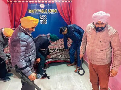 ਆਰ-ਡੇ ਤੋਂ ਪਹਿਲਾਂ ਗੁਰਦਾਸਪੁਰ ਦੇ 6 ਸਕੂਲਾਂ ਨੂੰ ਬੰਬ ਦੀ ਧਮਕੀ ਭਰੀ ਈ-ਮੇਲ ਮਿਲੀ