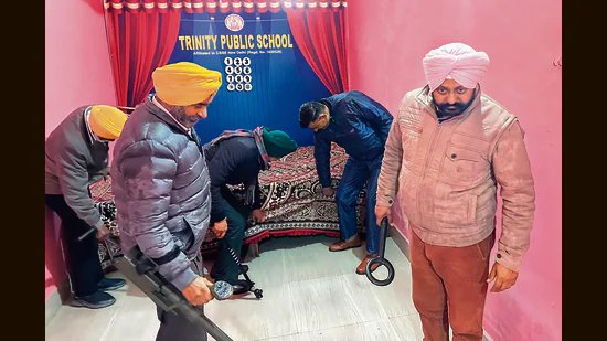 ਆਰ-ਡੇ ਤੋਂ ਪਹਿਲਾਂ ਗੁਰਦਾਸਪੁਰ ਦੇ 6 ਸਕੂਲਾਂ ਨੂੰ ਬੰਬ ਦੀ ਧਮਕੀ ਭਰੀ ਈ-ਮੇਲ ਮਿਲੀ