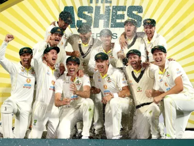 ਆਸਟ੍ਰੇਲੀਆ ਬਨਾਮ ਇੰਗਲੈਂਡ 2025-26 | ਆਸਟਰੇਲੀਆ ਨੇ ਪੰਜਵਾਂ ਟੈਸਟ ਪੰਜ ਵਿਕਟਾਂ ਨਾਲ ਜਿੱਤ ਕੇ ਏਸ਼ੇਜ਼ 4-1 ਨਾਲ ਜਿੱਤ ਲਈ।