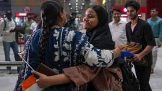 ਈਰਾਨ ਦੇ ਤਣਾਅ ਦੇ ਵਿਚਕਾਰ, ਕਸ਼ਮੀਰੀ ਵਿਦਿਆਰਥੀ, ਸ਼ਰਧਾਲੂ ਘਰ ਵੱਲ ਰਵਾਨਾ ਹੋਏ