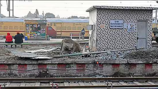 ਉੱਤਰੀ ਰੇਲਵੇ ਨੇ ਲੁਧਿਆਣਾ ਸਟੇਸ਼ਨ ਦੇ ਠੇਕੇਦਾਰ ਨੂੰ ਸਫਾਈ ਪੱਖੋਂ 60,000 ਰੁਪਏ ਦਾ ਜੁਰਮਾਨਾ ਕੀਤਾ